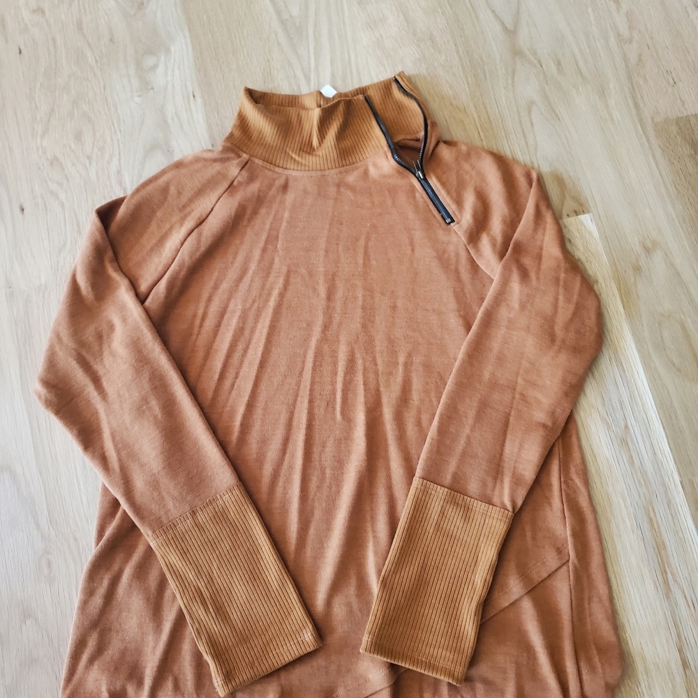 Gorgeous Top-NWT